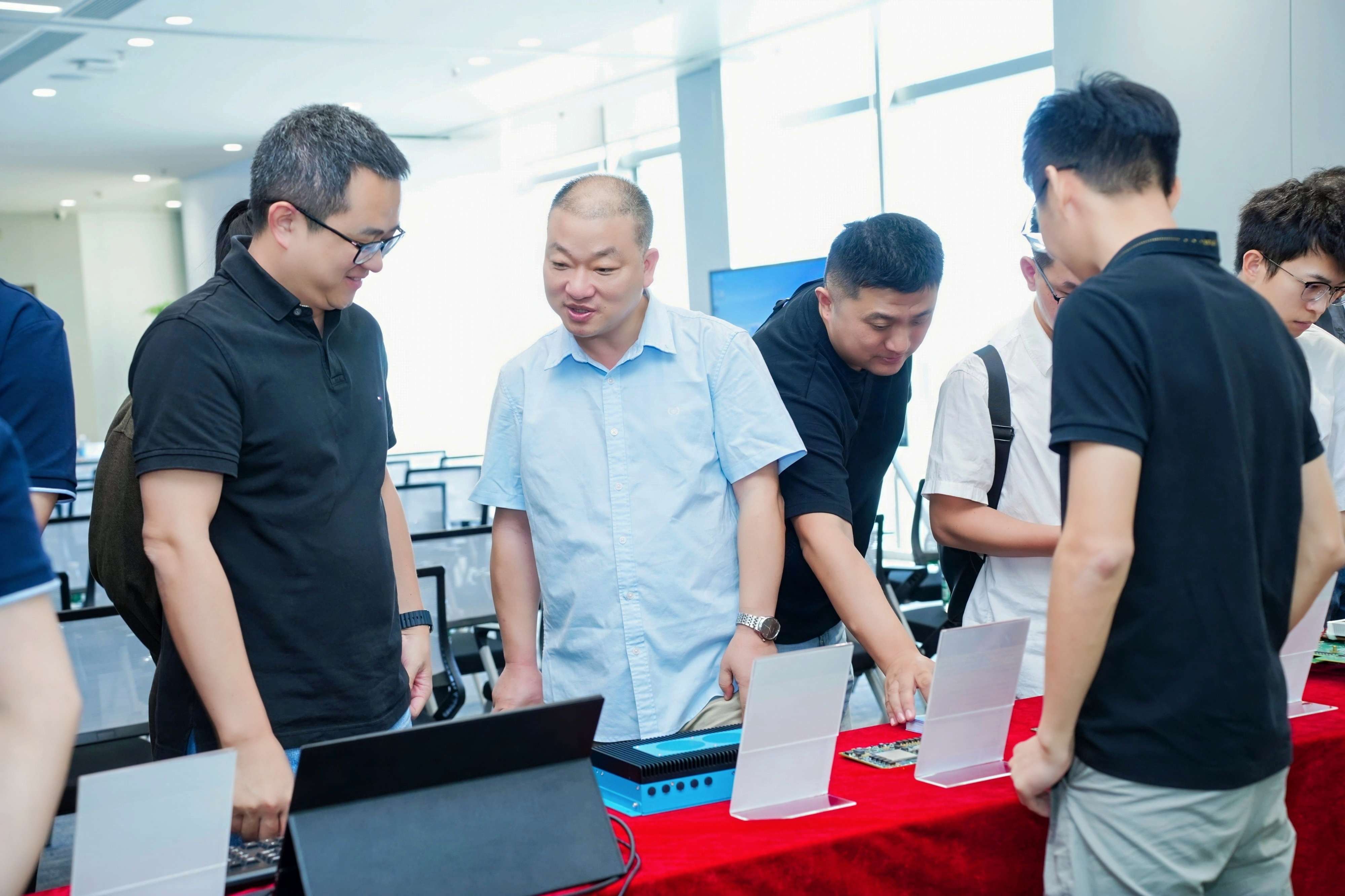 2025昇腾AI技术研讨会·深圳站 小眼睛科技发布多款AI+FPGA方案 助力昇腾AI生态发展！